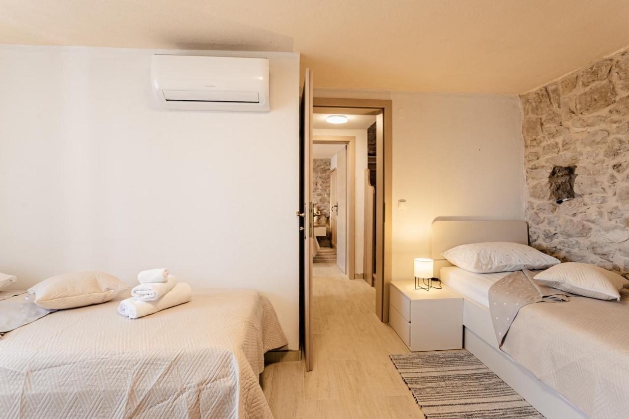 Patakun Holiday Home For 5, With Heated Pool Lecevica Zewnętrze zdjęcie