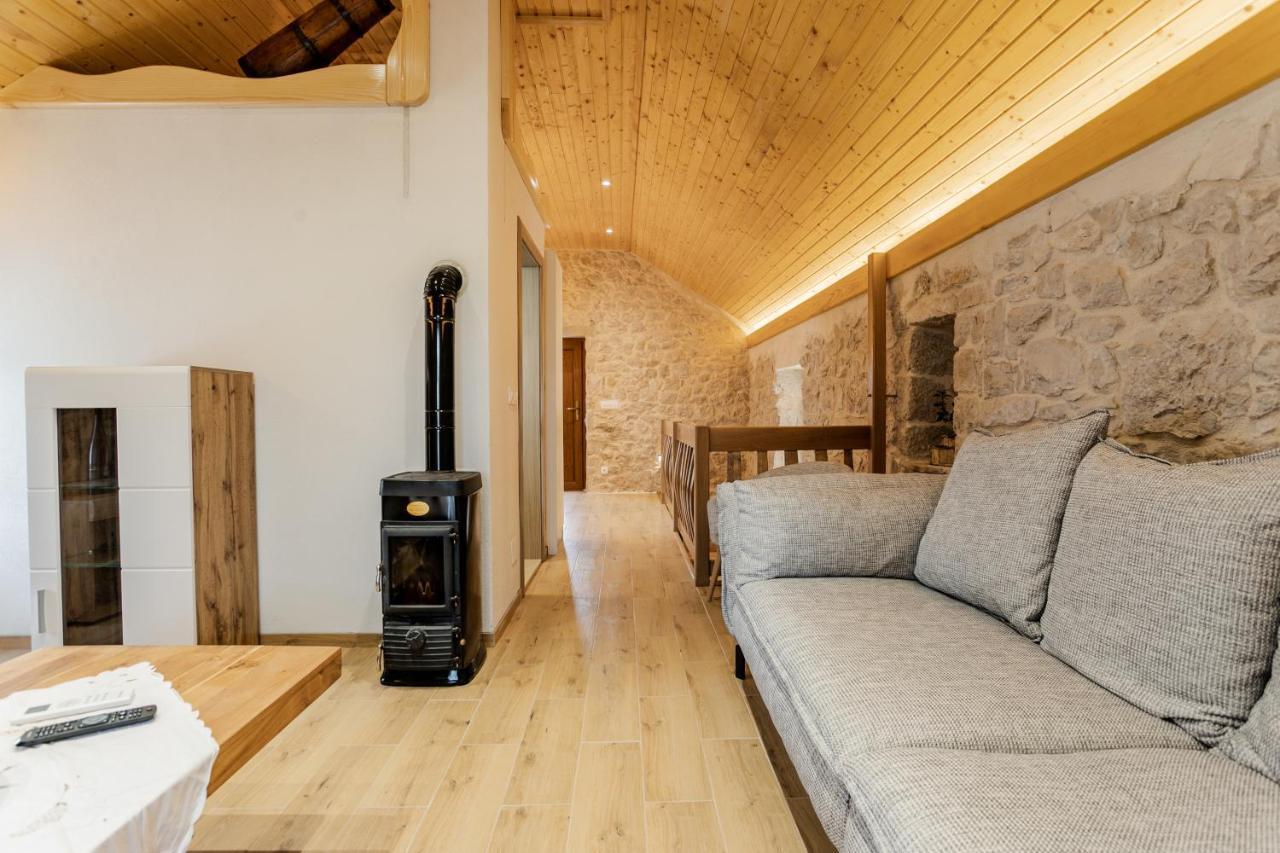 Patakun Holiday Home For 5, With Heated Pool Lecevica Zewnętrze zdjęcie