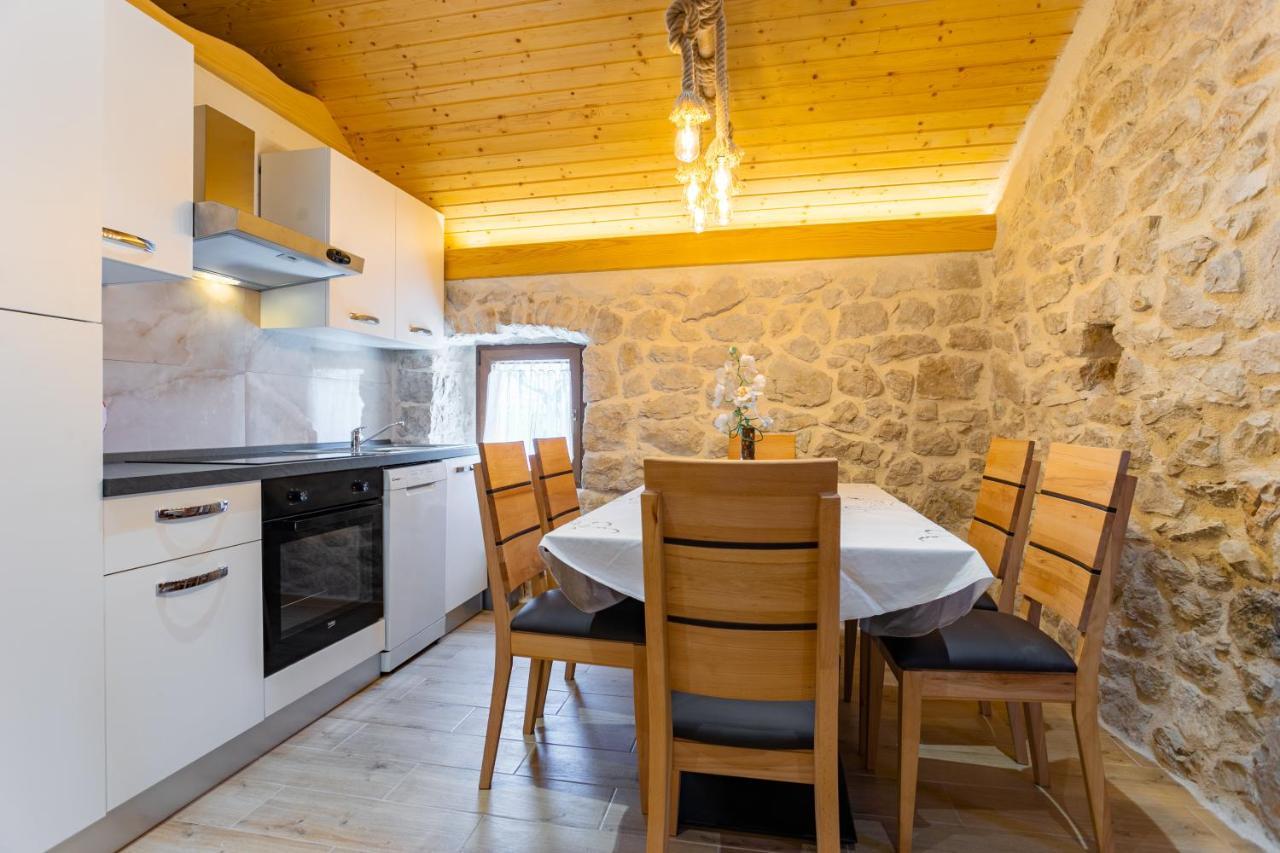 Patakun Holiday Home For 5, With Heated Pool Lecevica Zewnętrze zdjęcie