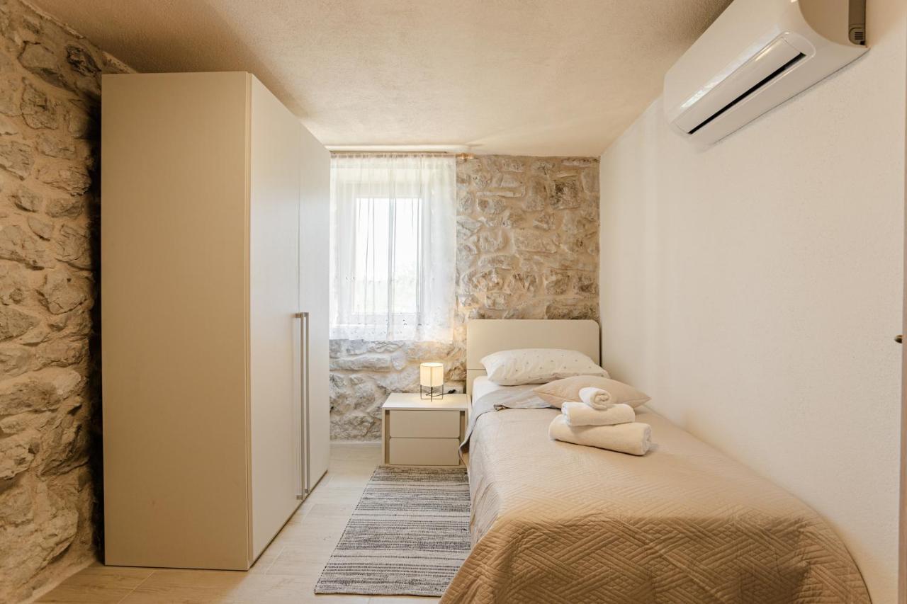 Patakun Holiday Home For 5, With Heated Pool Lecevica Zewnętrze zdjęcie
