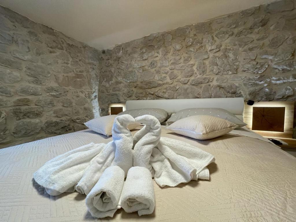 Patakun Holiday Home For 5, With Heated Pool Lecevica Zewnętrze zdjęcie