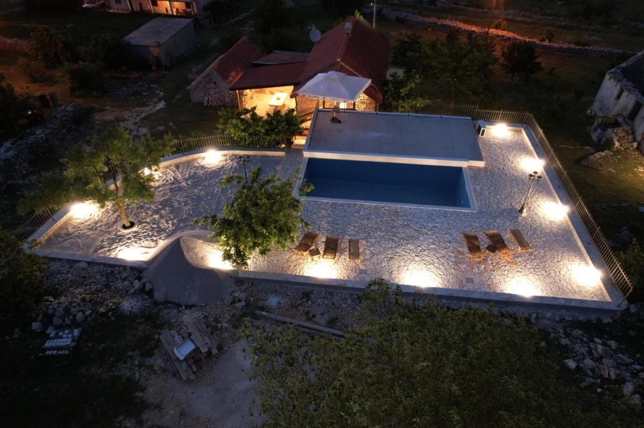 Patakun Holiday Home For 5, With Heated Pool Lecevica Zewnętrze zdjęcie