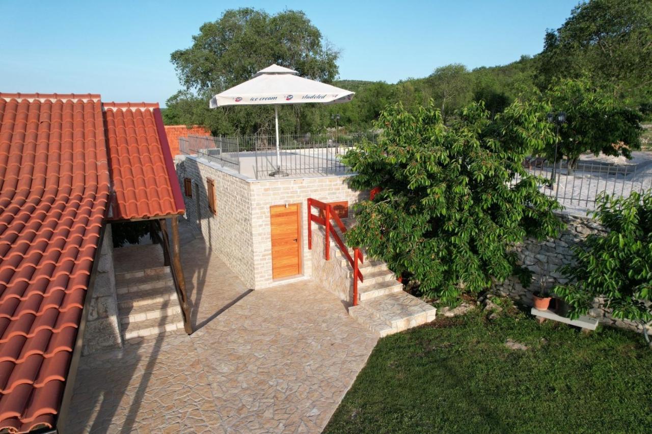 Patakun Holiday Home For 5, With Heated Pool Lecevica Zewnętrze zdjęcie