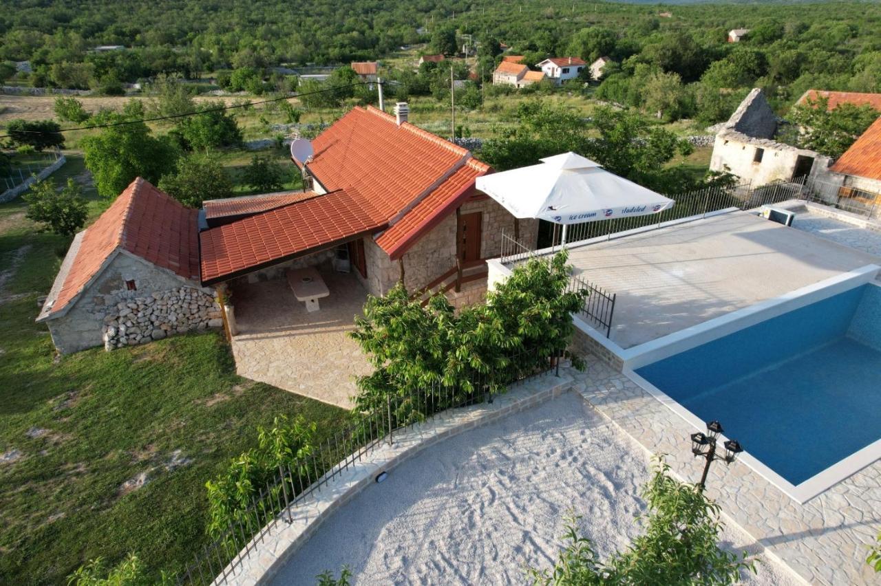 Patakun Holiday Home For 5, With Heated Pool Lecevica Zewnętrze zdjęcie