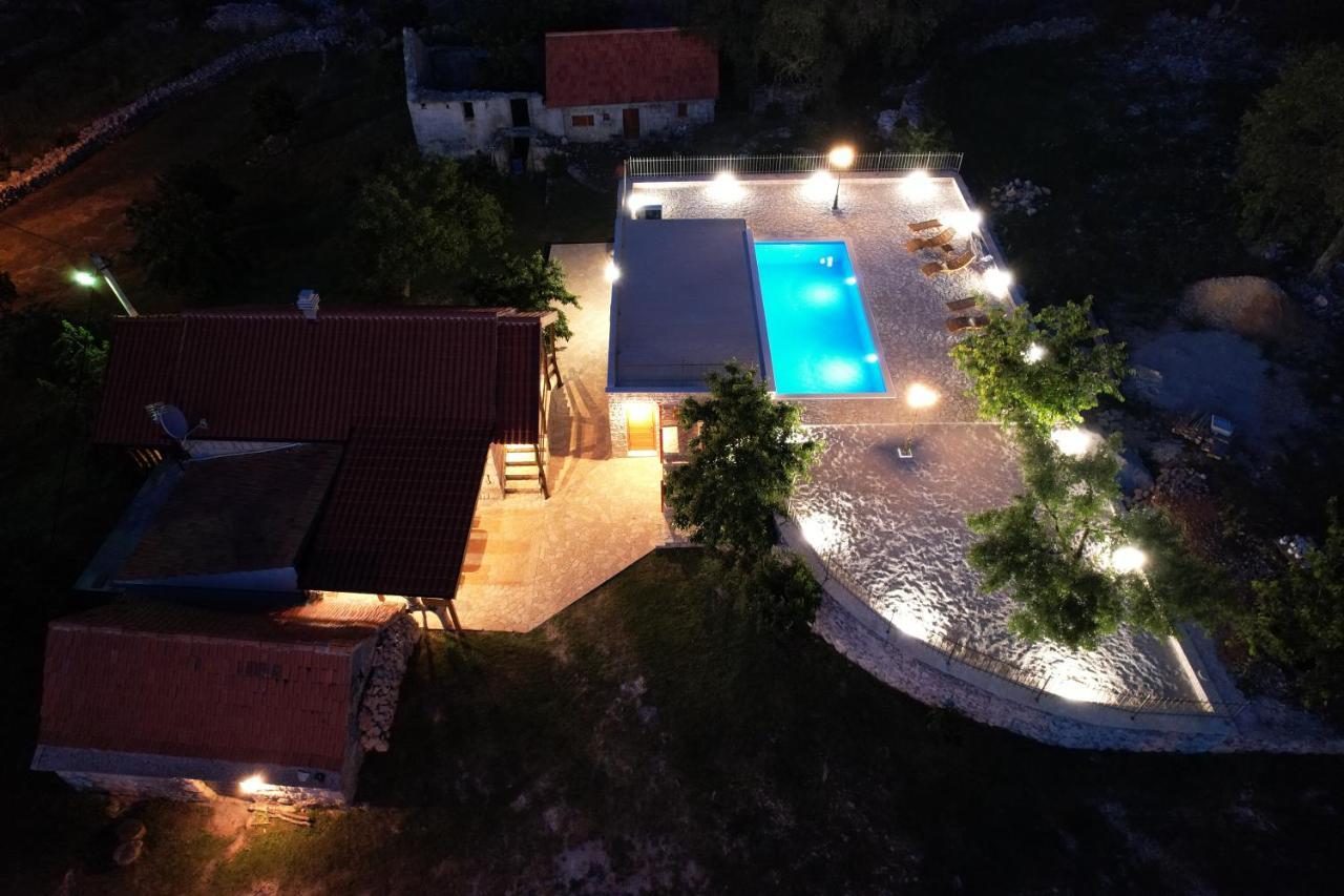 Patakun Holiday Home For 5, With Heated Pool Lecevica Zewnętrze zdjęcie