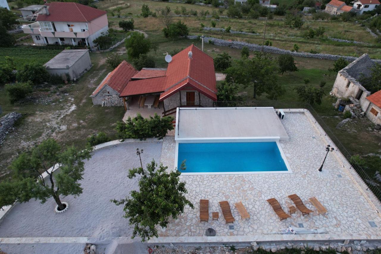 Patakun Holiday Home For 5, With Heated Pool Lecevica Zewnętrze zdjęcie