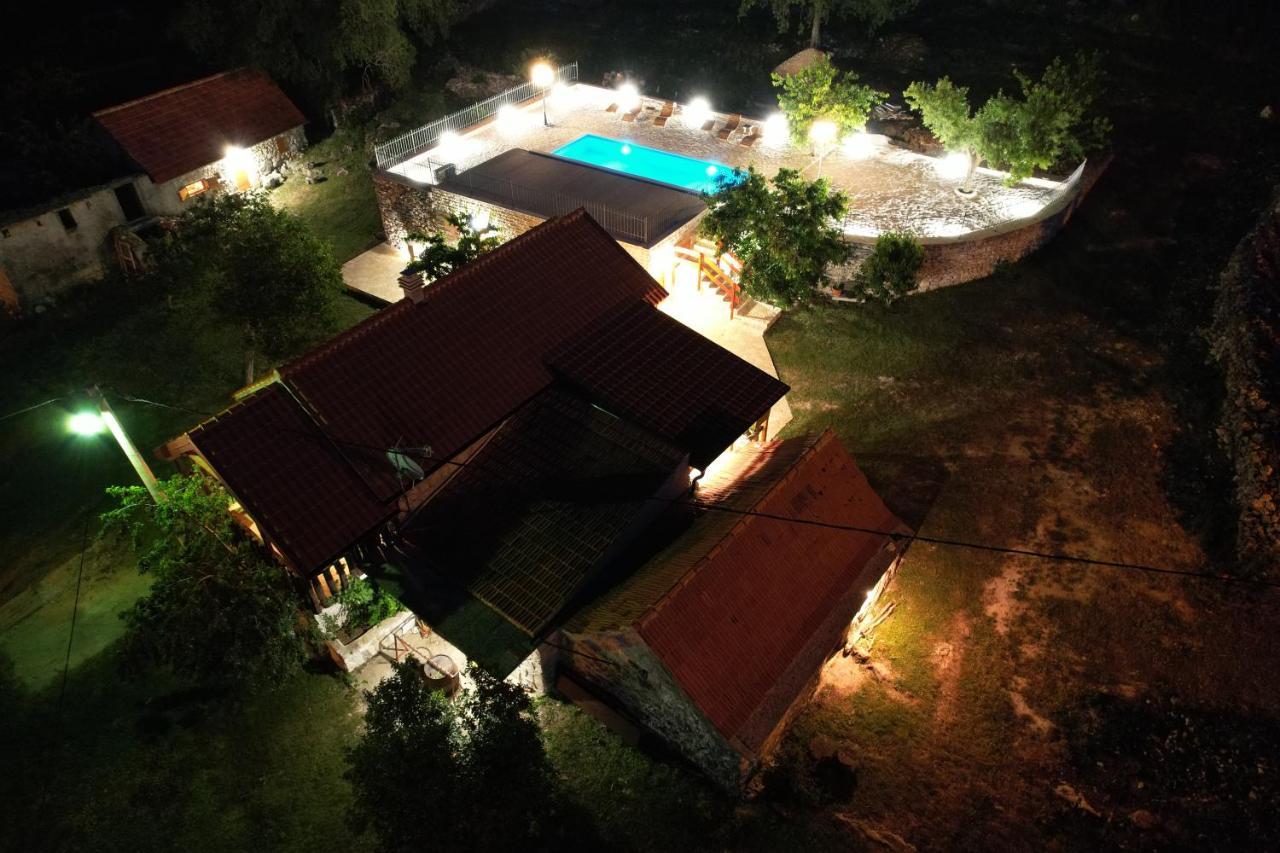 Patakun Holiday Home For 5, With Heated Pool Lecevica Zewnętrze zdjęcie