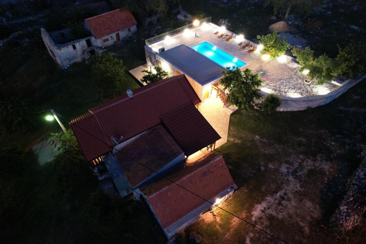 Patakun Holiday Home For 5, With Heated Pool Lecevica Zewnętrze zdjęcie
