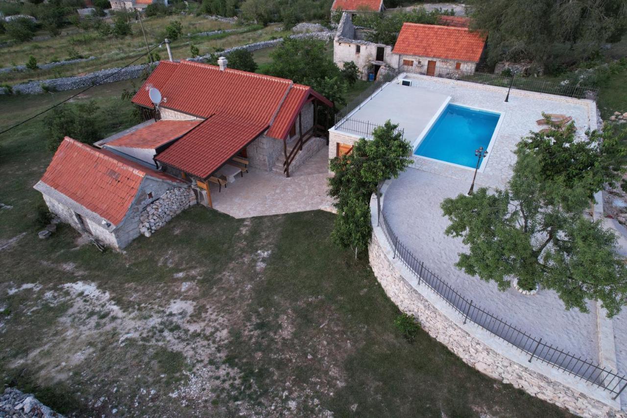 Patakun Holiday Home For 5, With Heated Pool Lecevica Zewnętrze zdjęcie