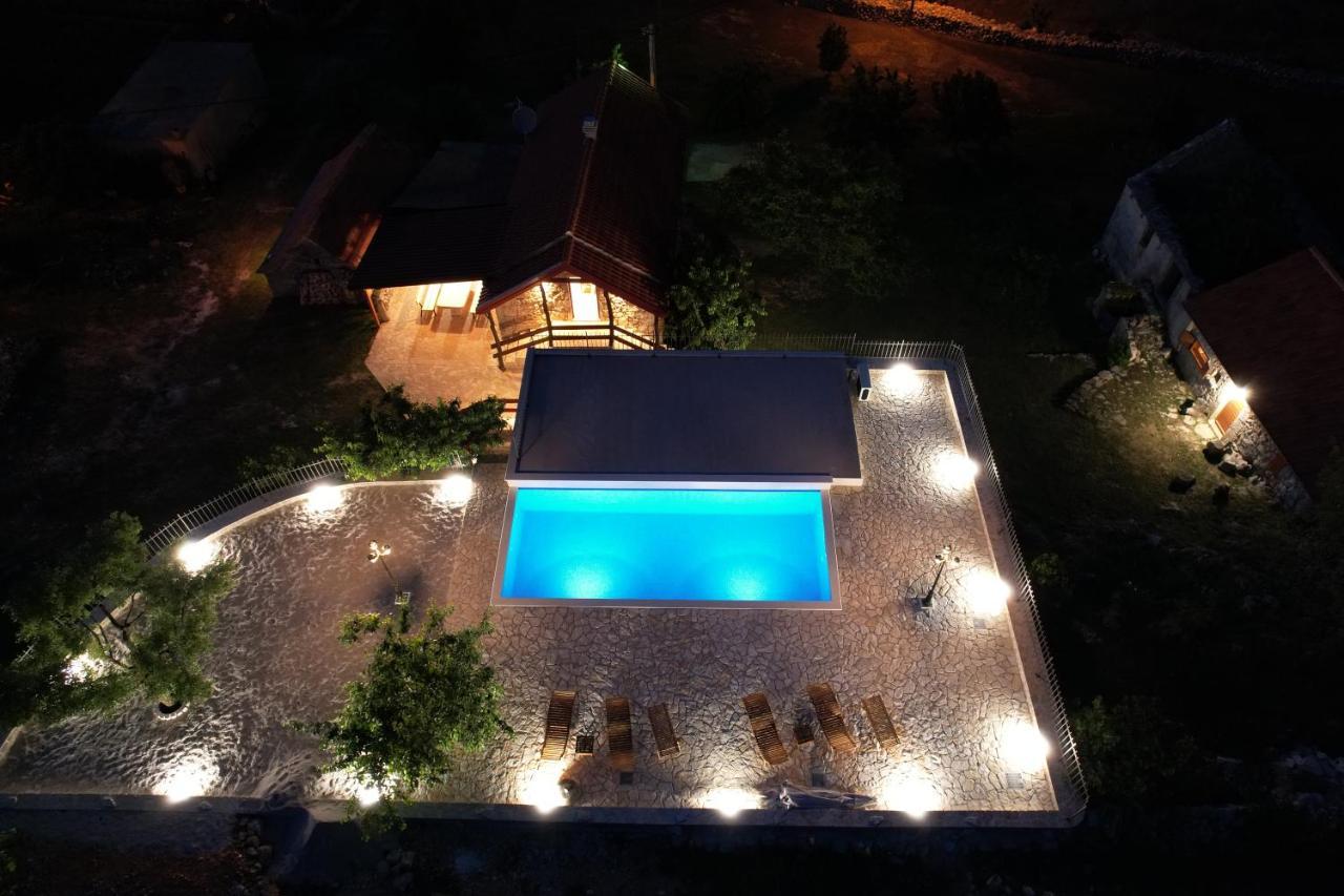 Patakun Holiday Home For 5, With Heated Pool Lecevica Zewnętrze zdjęcie