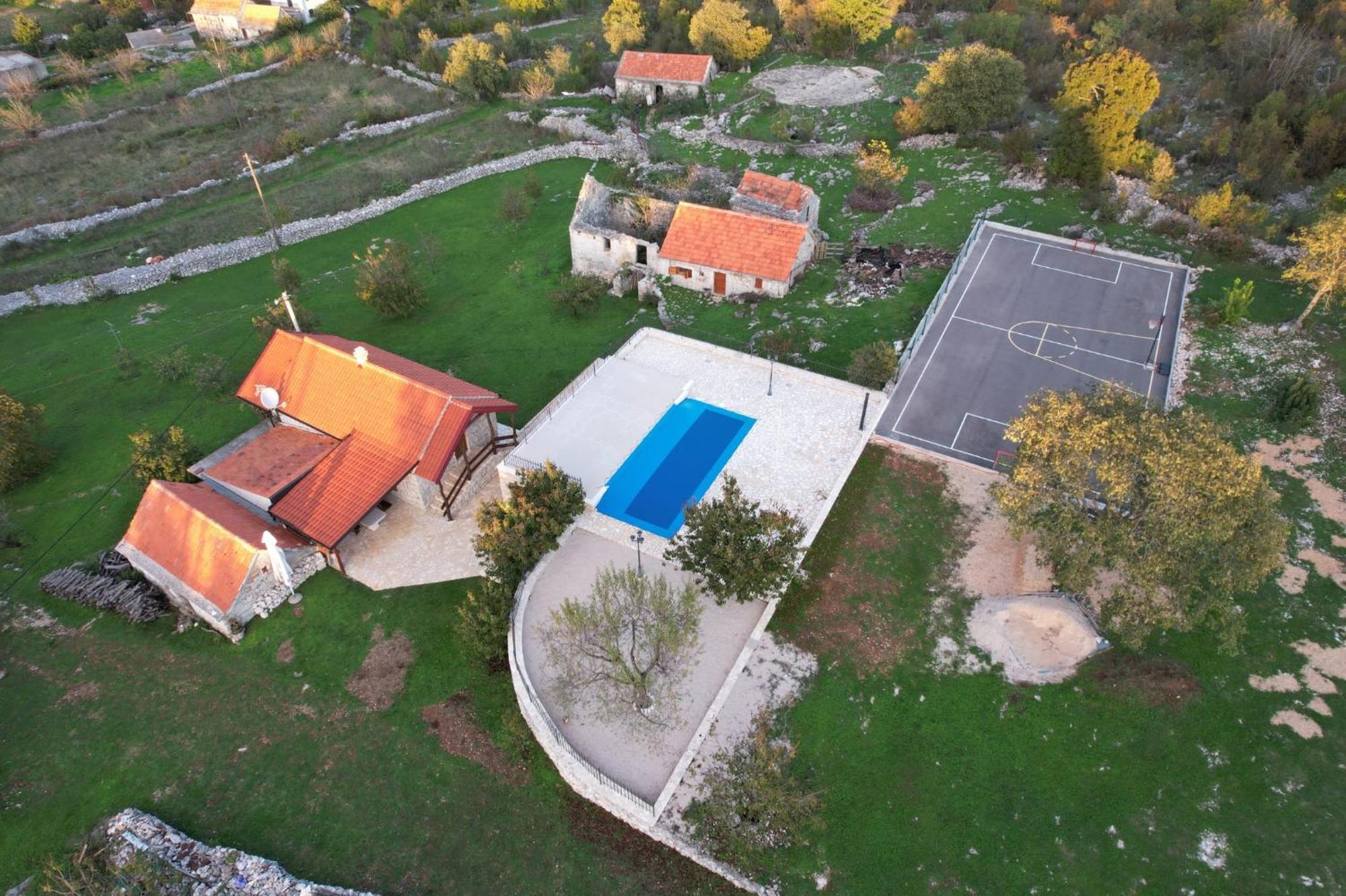 Patakun Holiday Home For 5, With Heated Pool Lecevica Zewnętrze zdjęcie
