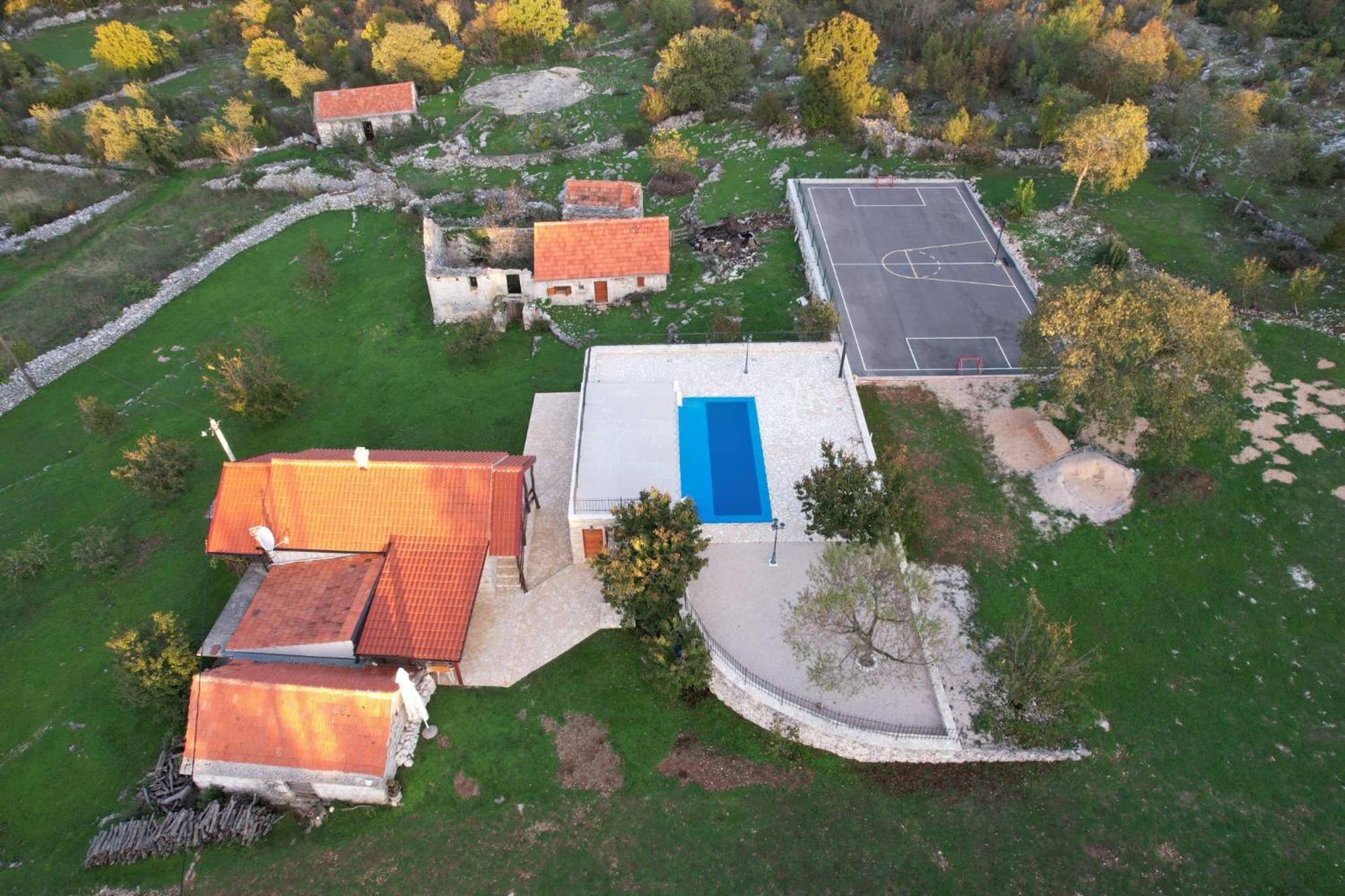 Patakun Holiday Home For 5, With Heated Pool Lecevica Zewnętrze zdjęcie